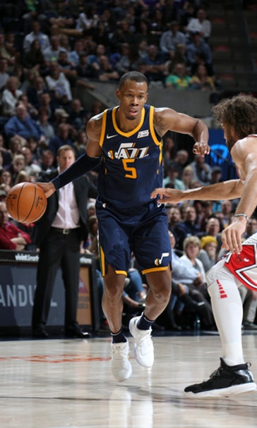 Jazz overwhelm Bulls from outside for 110-80 win (Nov 22, 2017)